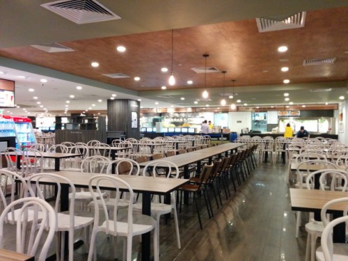 フードコートの店内3