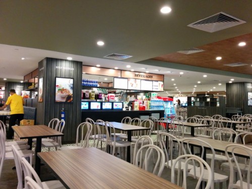 フードコートの店内2