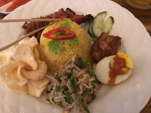 クタでの食事2