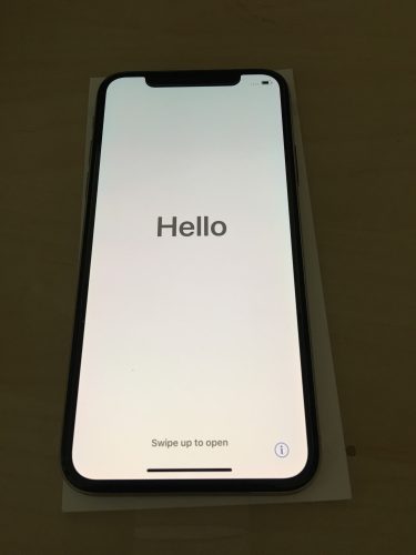 iPhone XのHello画面