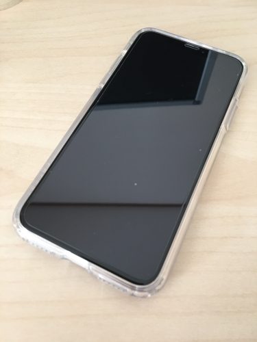 iPhone Xカバー、フィルム貼り付け後の状態
