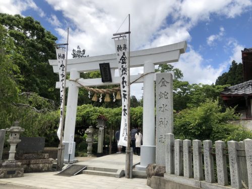 金蛇水神社入り口