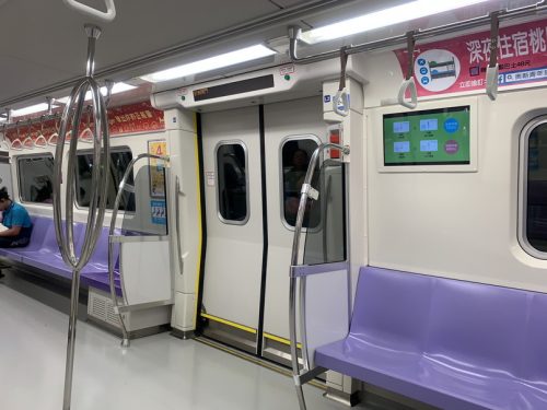 桃園空港第一ターミナルから乗ったMRTの中2